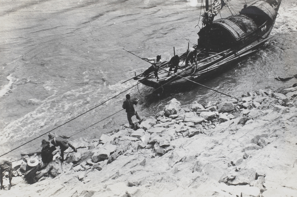 Tying up the boat