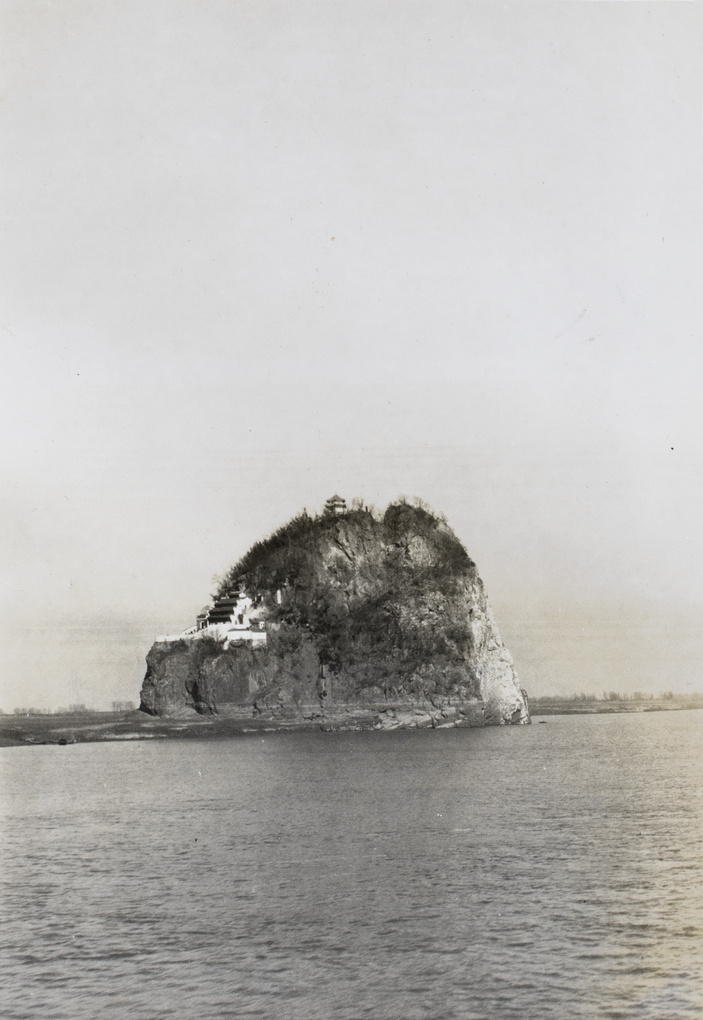 The "Little Orphan": buildings on a  rocky island, Anqing