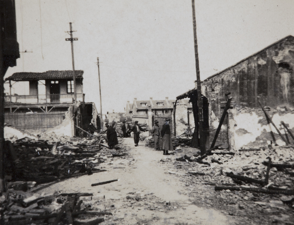 People in war damaged area, Shanghai, 1932