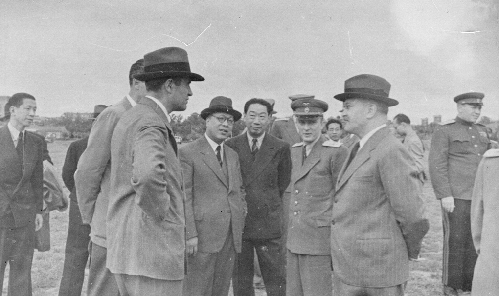 Molotov and officials, at airfield for T.V. Soong's visit to Moscow, 1945