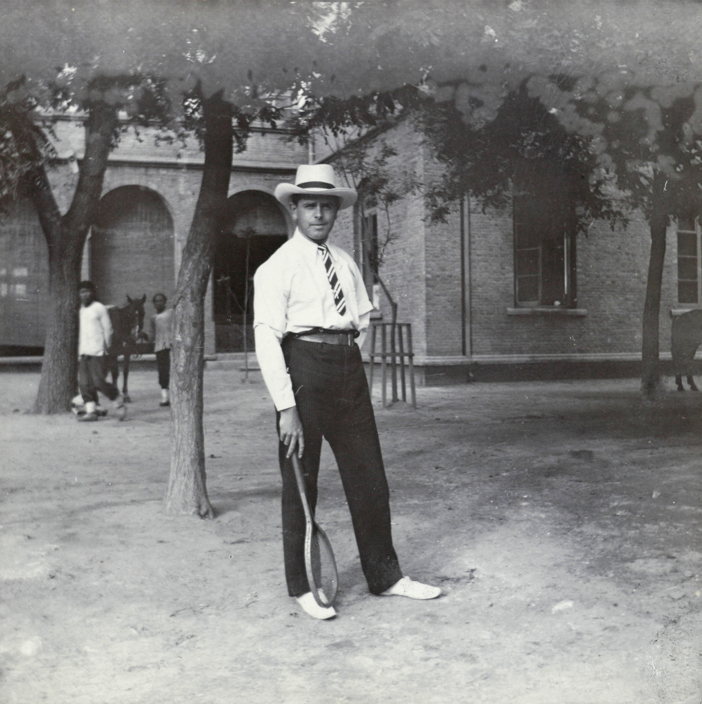 Hermann Dawson-Gröne (Dawson-Grove) with a tennis racquet, Tianjin