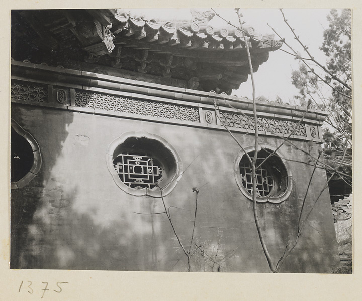 Detail of Ru ting showing latticework windows with ornamental shapes