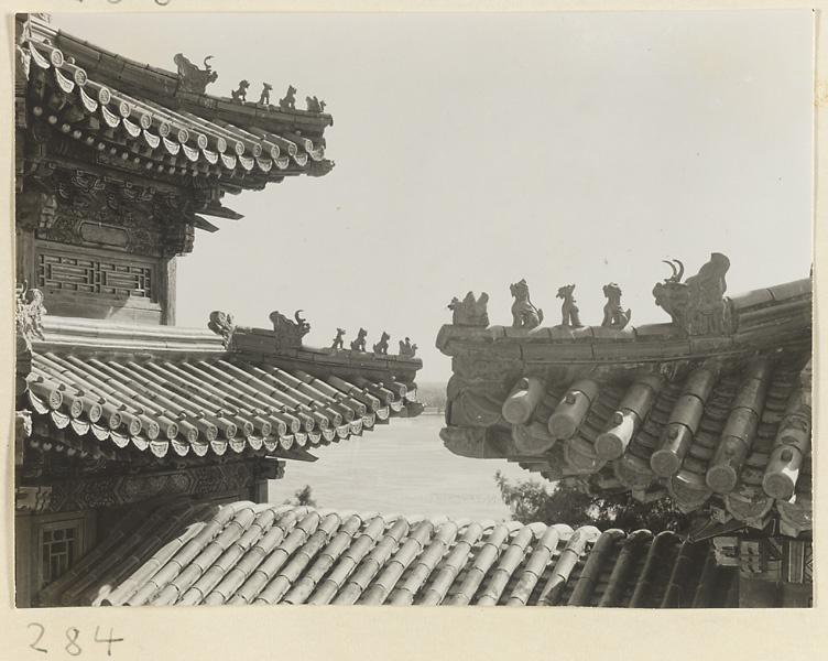 Detail of roofs showing ornaments at Yihe Yuan