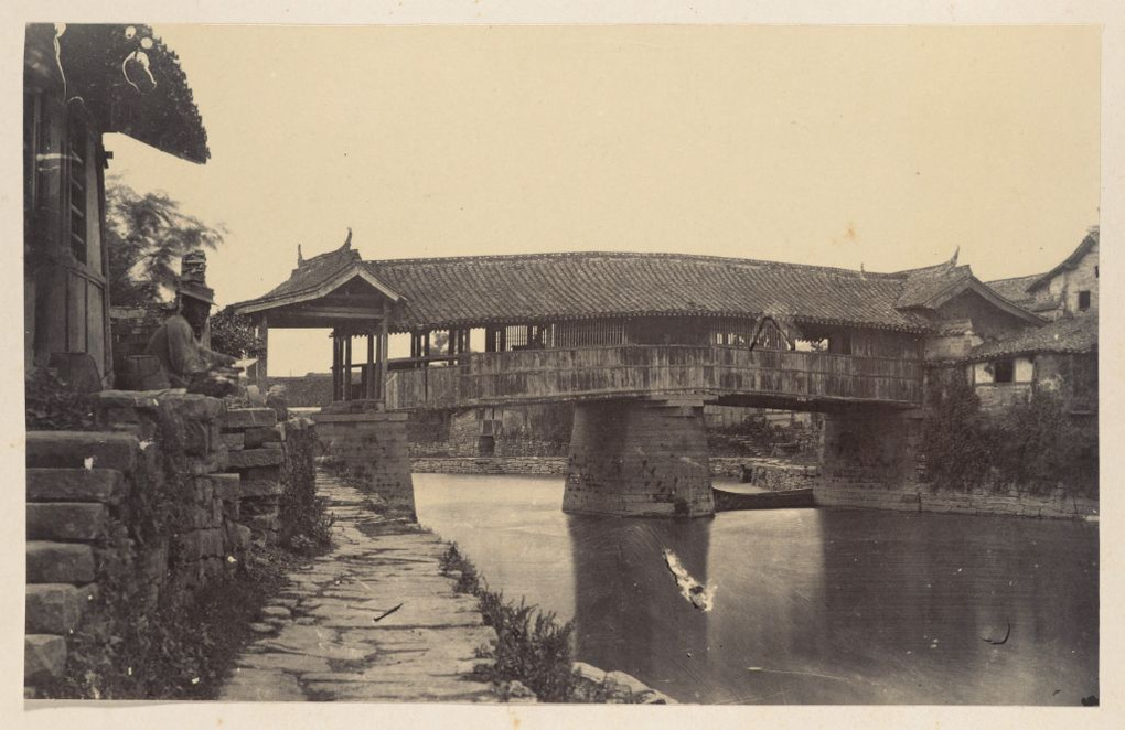 Dong Bridge (洞桥), a covered bridge at Dongqiao (洞桥村), near Ningbo
