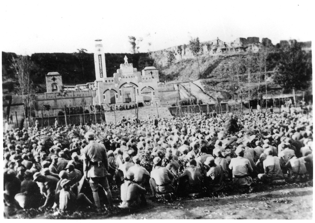 A mass army meeting in front of the Jinchaji Border Region War 