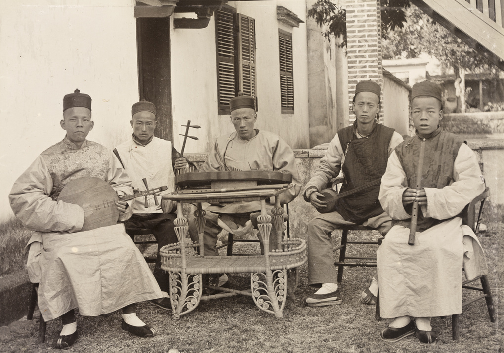 A group of musicians, with their instruments, Zhangpu