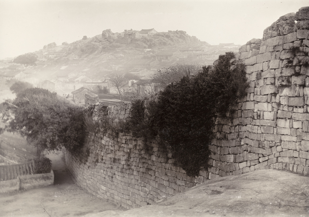 Dongshan city and city wall