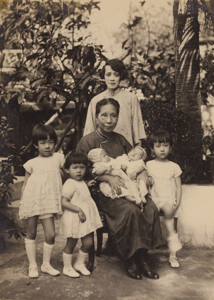 Mrs Woo Sen, with Mrs Arthur Woo and her children, Hong Kong