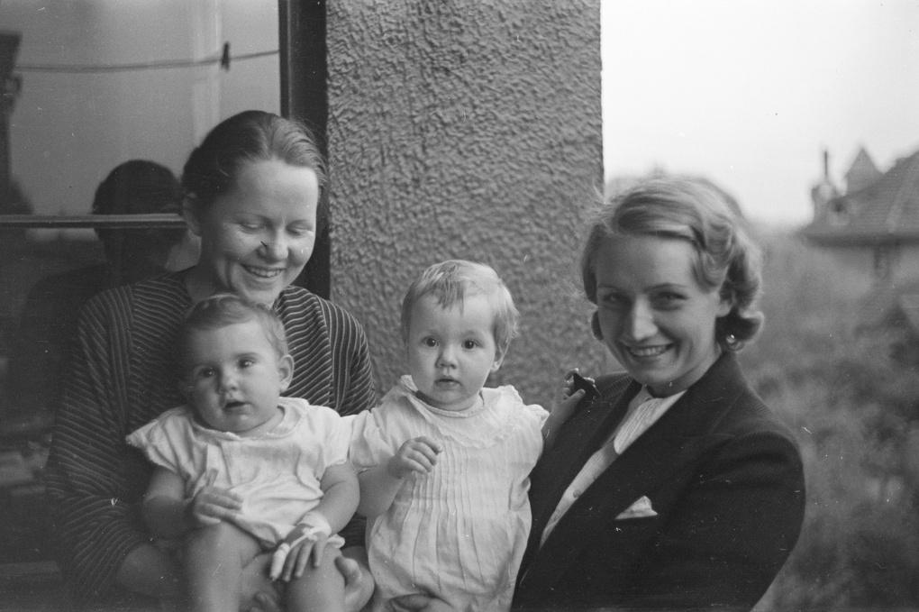 Sandra Forman and Margaret Rosholt, with their babies, Shanghai