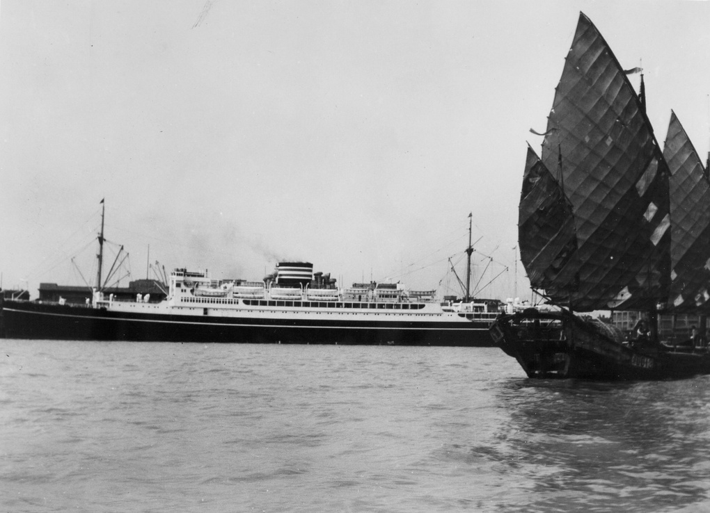 The 'Chichibu Maru' liner (later 'Kamakura Maru'), and a junk, Shanghai