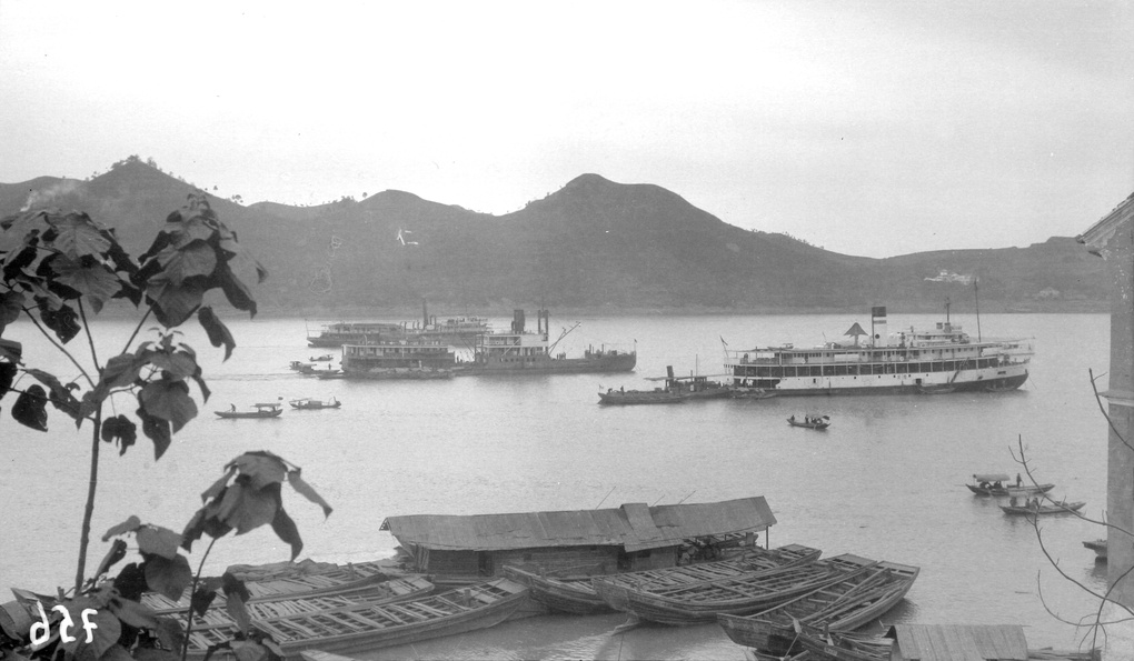 River traffic on the Yangtze at Yichang, including 'Lung Mow', 'Wanhsien' and 'Shasi II'