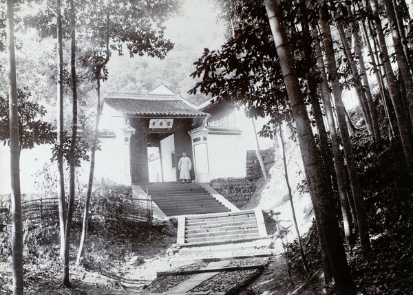Entrance to Li’an Temple (理安寺), West Lake (西湖), Hangzhou (杭州)