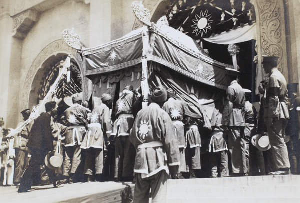 Sun Yat-sen's catafalque entering Tomb, 1929