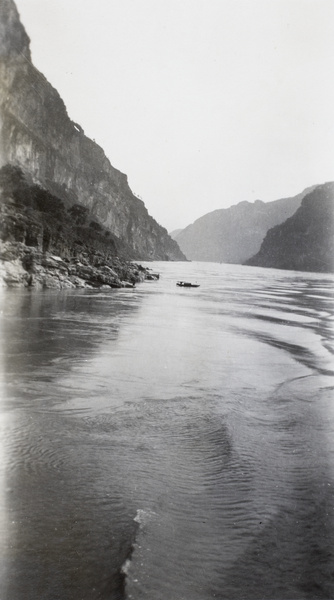 A small boat on the Yangtze