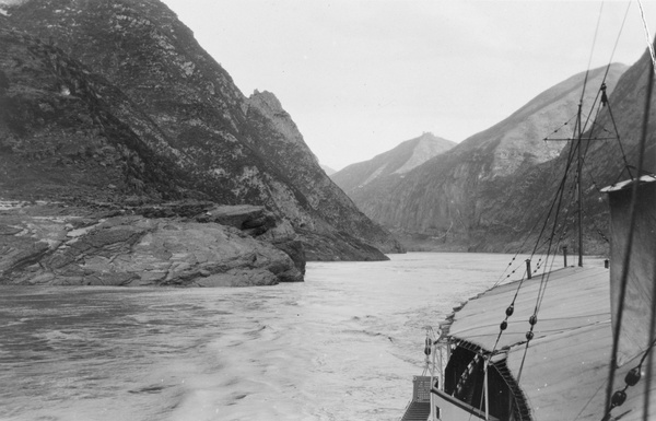 View of the Yangtze Gorges from S.S. Wantung
