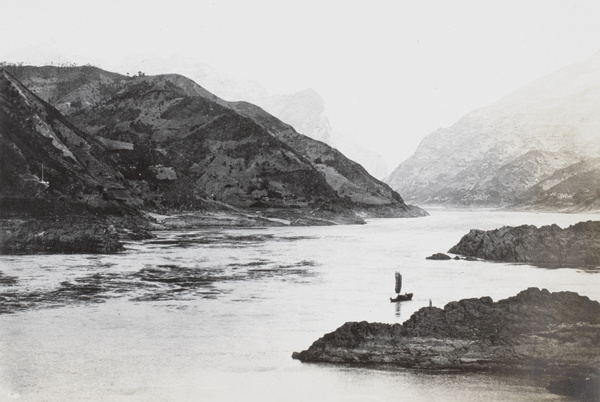 Small junk on the Yangtze