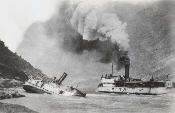 Steamer passing by the wreck of another ship, Yangtze River