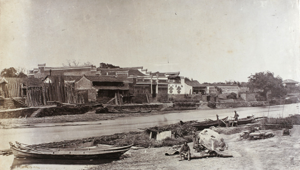 Pawnbroker's shop and boatyard, beside a river near Yinjiang (鄞江镇), near Ningbo