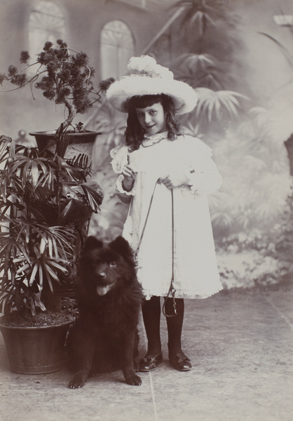 Portrait of Constance Henderson and a Chow-Chow (鬆獅犬), Shanghai