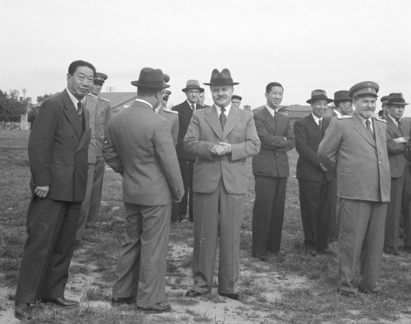 Hu Shize, Fu Bingchang and Vyacheslav Molotov, at an airfield, Moscow, for T.V. Soong's visit
