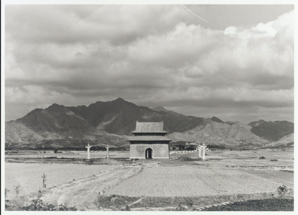 South facade of Bei ting with four hua biao at the Ming Tombs