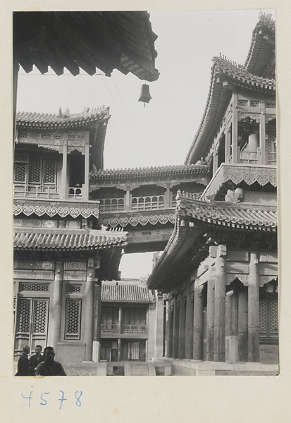Flying corridor connecting Yan sui ge (left) and Wan fu ge (right)