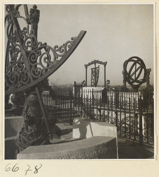 Astronomical instruments at Guan xiang tai