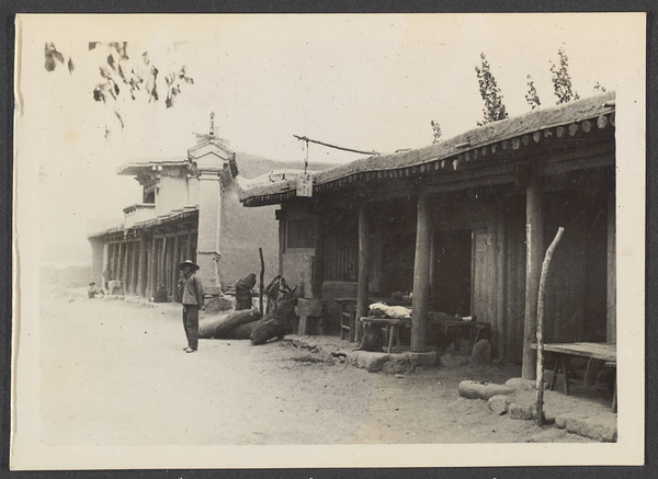 Through the Great Hsia.  Enterance [sic] to our Moslem inn at Lao Hwa Cheng.  Here old cart road from Pienfan connected with Sining R. Valley.  HUC traveled the cart road.