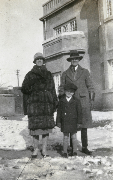 Geraldine and Thomas Johns and their son Gerald