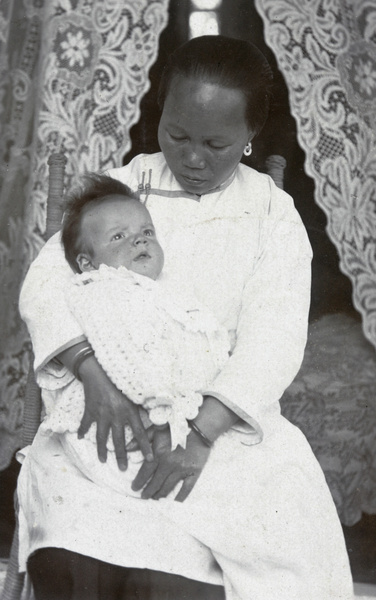 Gerald Rowett Johns and Chinese nursemaid, 1916