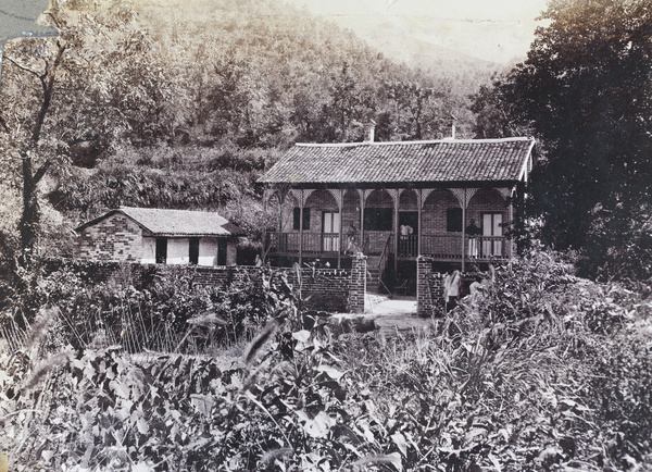 Rest house, Lien Hua-tung, at the base of Lushan