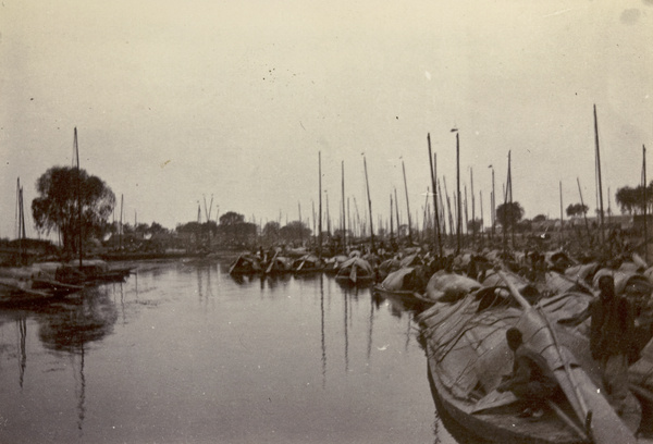 Sampans moored on the Hsiao-Ching-Ho