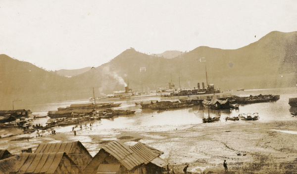 Ships at Yichang