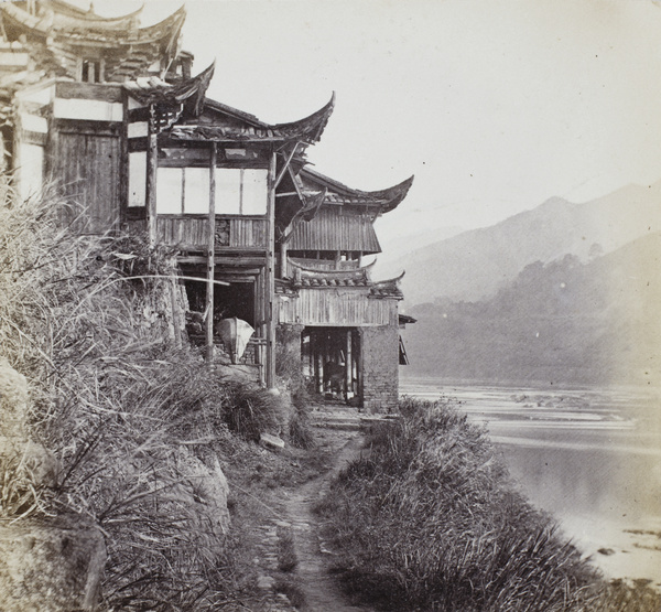 A temple beside the River Min, Nanping (Yanping), Fujian