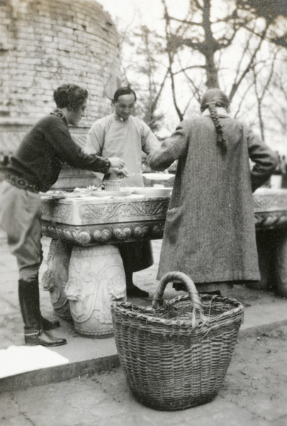 Margherita Varé and Mary Lampson at a picnic at the Tomb of the Princess, Beijing