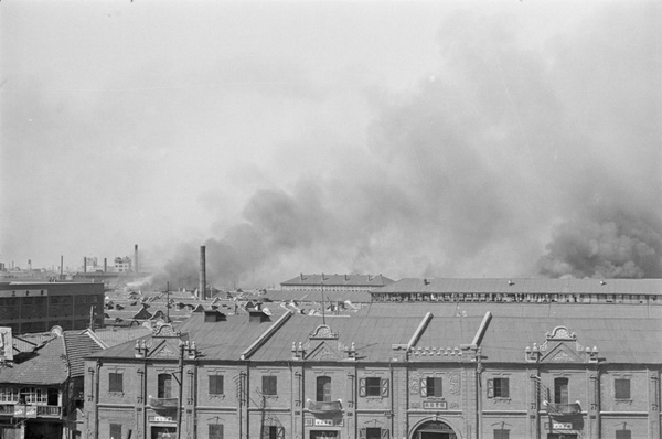 Fires near factories and warehouses, Shanghai