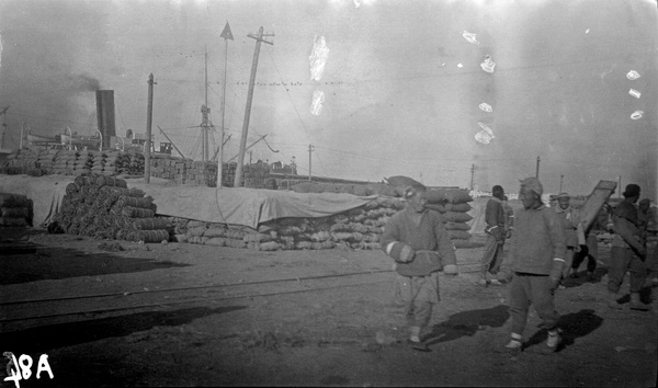 Dock workers at Dalny (大连) Harbour
