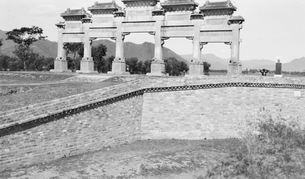 Pailou gate, Ming Tombs