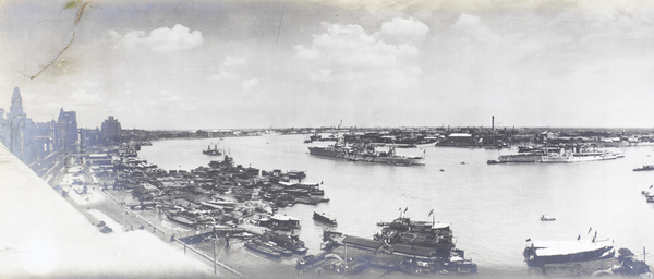 Warships on the Huangpu River, Shanghai, 28 August 1937 (left-hand part of panoramic)