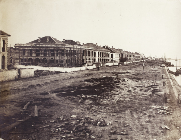 The Bund and houses under construction, Hankou