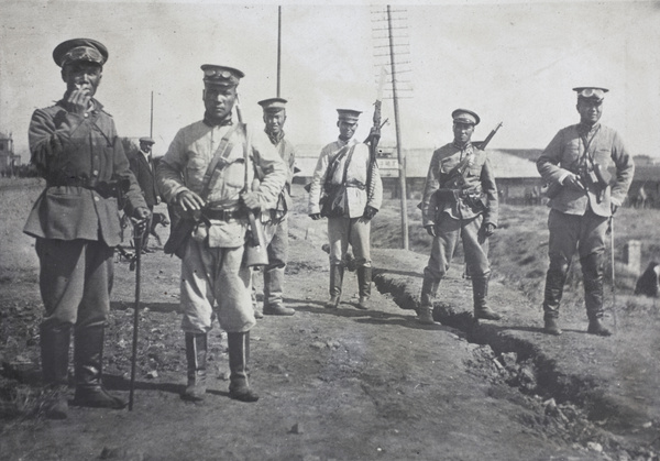 Qing army officers and soldiers