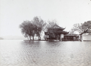 Pavilion of the Autumn Moon (平湖秋月), West Lake (西湖), Hangzhou (杭州)