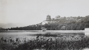 Wanshou Shan (萬壽山) and Foxiangge (佛香閣 Tower of Buddhist Incense) in the Summer Palace, Beijing 