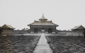 Qinianmen (祈年門) and Qiniandian (祈年殿) behind, Temple of Heaven, Beijing 