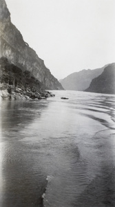 A small boat on the Yangtze