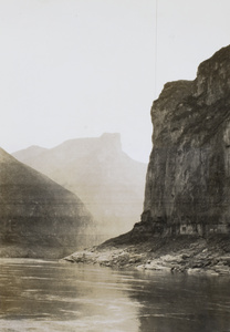 View of an almost straight mountain of the Yangtze Gorges