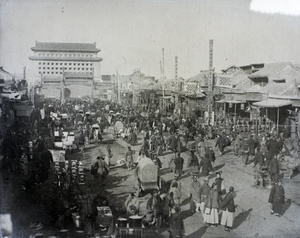 A busy market south of Qianmen (Zhengyangmen) in Qianmen Street (前门大街), Beijing