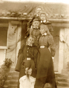 Carrall children, 1899