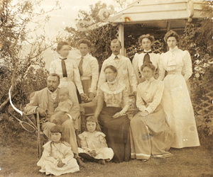Group at 'Hillside', Chefoo, 1901