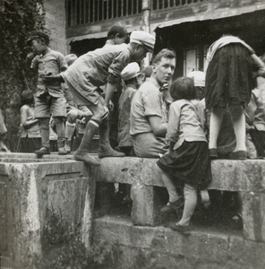 Leslie Thexton, with school children